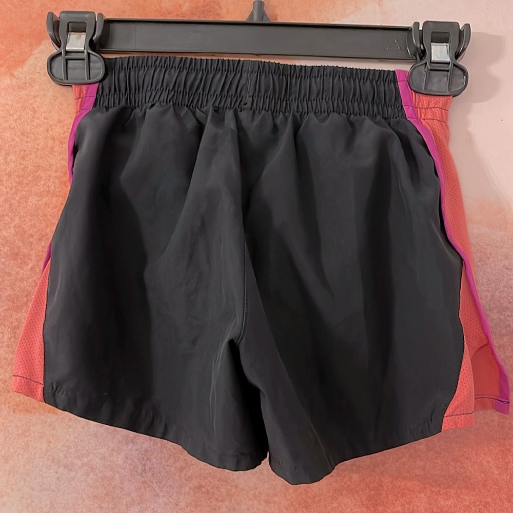 Nike Dri-Fit Shorts Size Small EUC - Picture 2 of 5